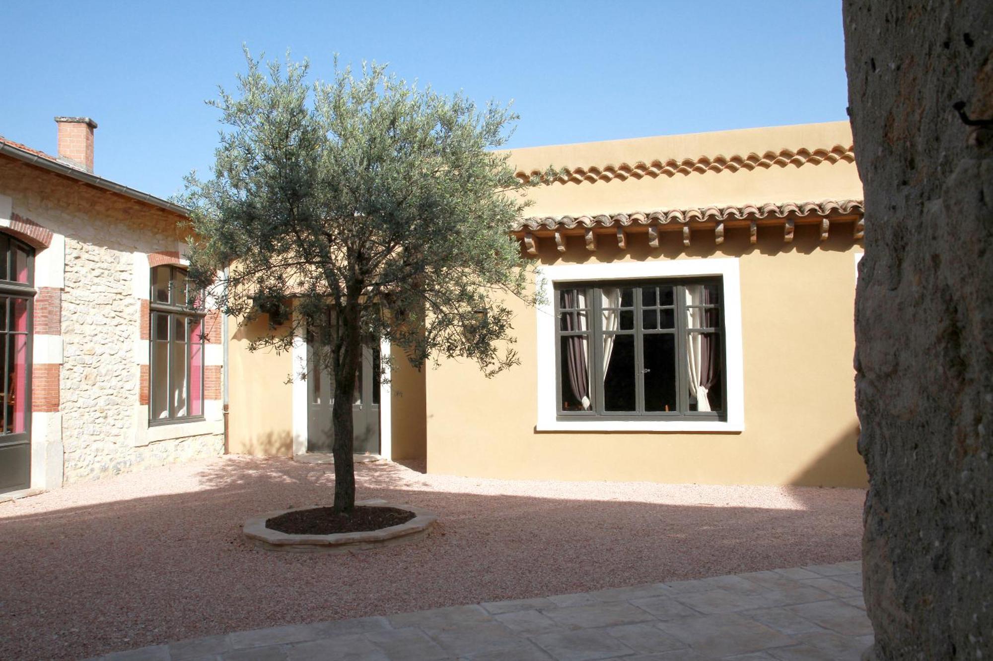 Logis Hotel Le Clos Des Oliviers Bourg-Saint-Andeol Exterior photo